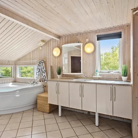 Сasa de vacaciones Preciosa Casa En Rudkøbing Con Wifi Spodsbjerg